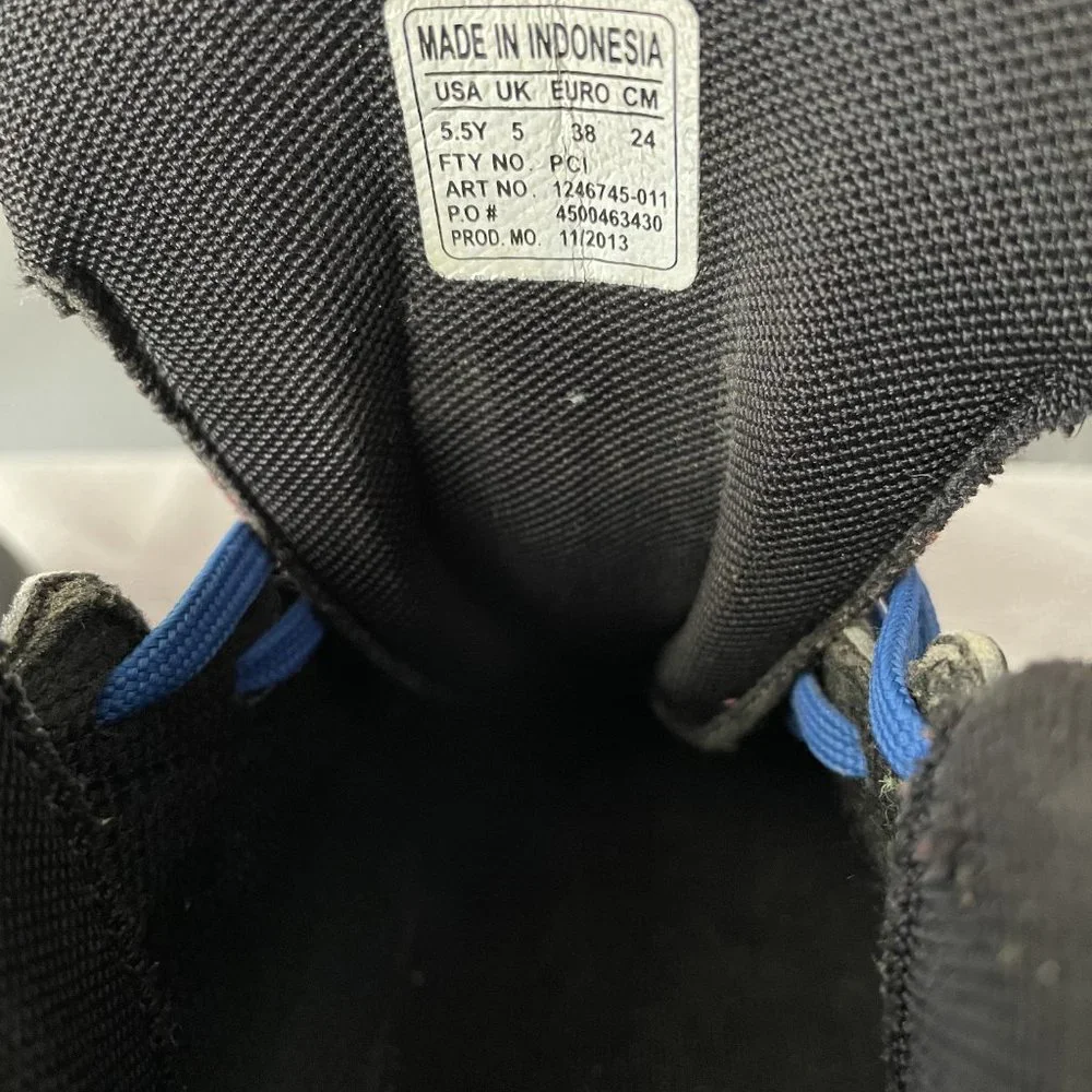 cleats - Picture 4 of 5